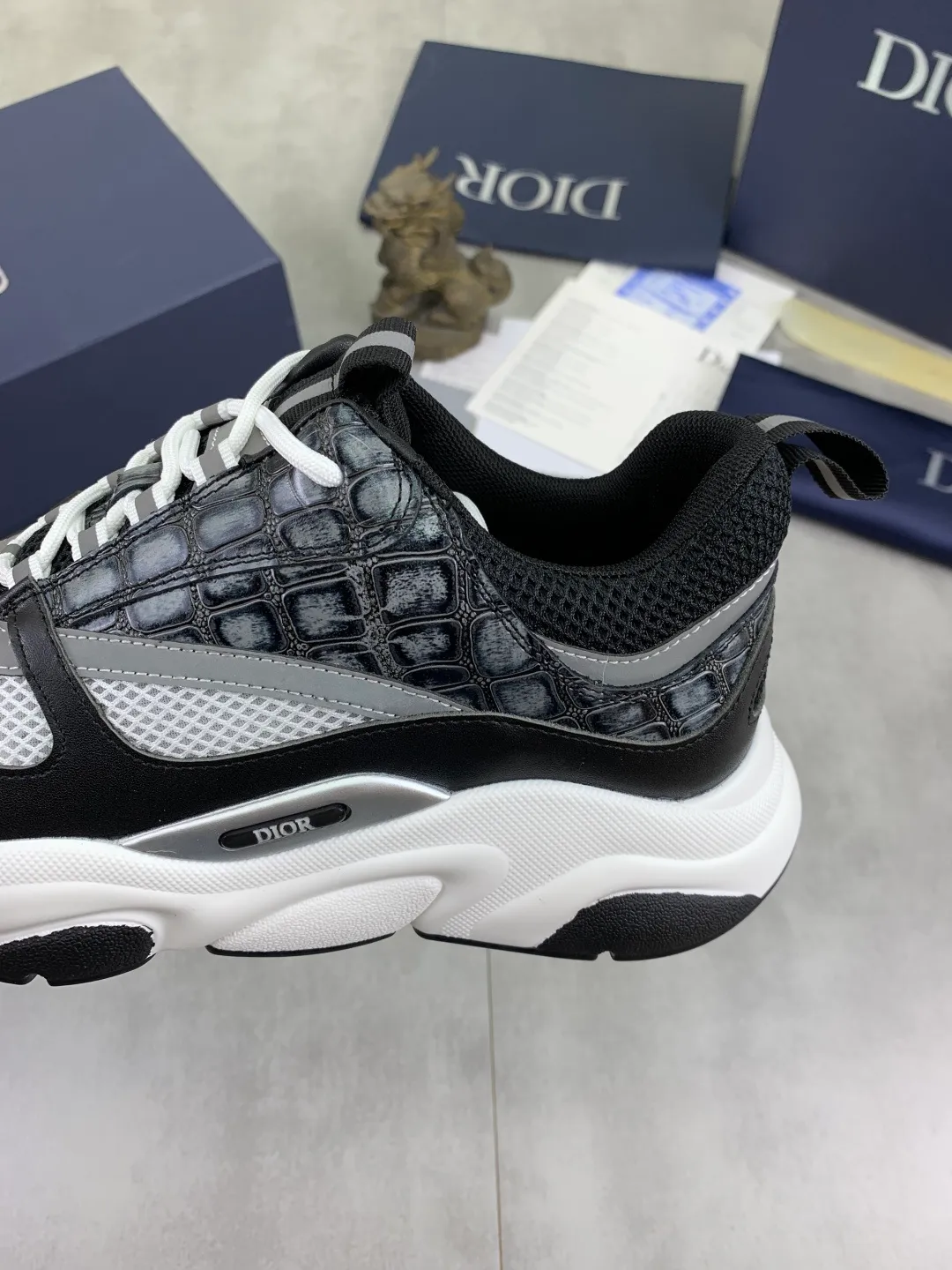 Men's shoes 💰P480 new style 💰new color high quality🔥🔥🔥, Dior [Dior] official website newly released 1:1 copy, the shoe body is made of imported original fine and breathable cloth and selected first-layer cowhide ➕original fine mesh lining insole, perfect shape and top quality 🙈rubber foam combination outsole is super light and wear-resistant👣, super hot style Code number: 38-45 (46 47 customized)